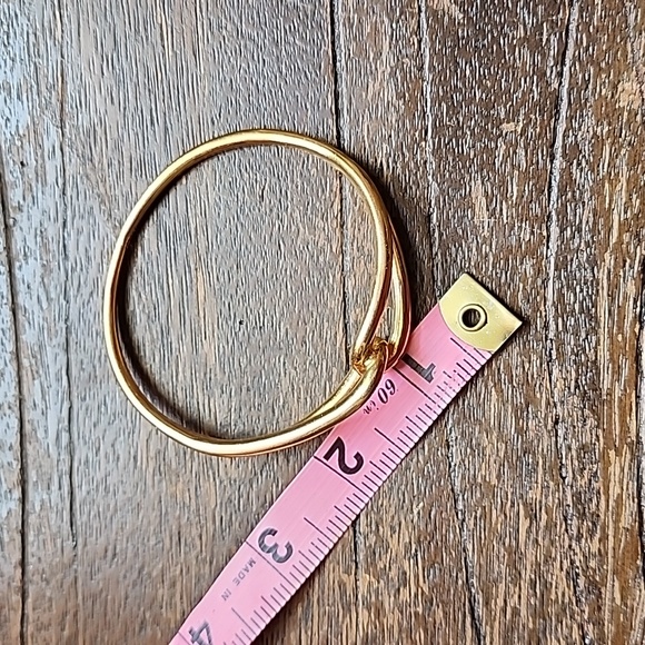 Monet vintage gold tone bangle - Picture 7 of 7